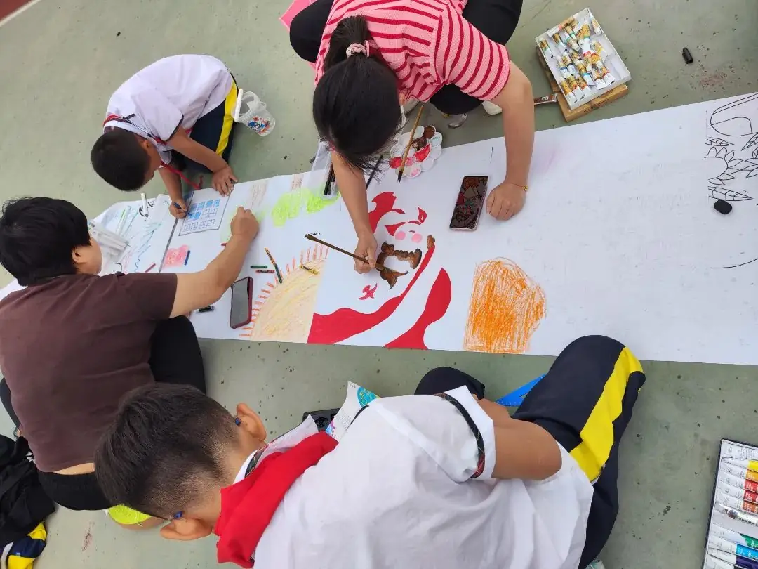 三十里堡小学(一小校区)“童心筑梦 共绘未来”主题大队会暨庆六一百米共绘活动 第72张 三十里堡小学(一小校区)“童心筑梦 共绘未来”主题大队会暨庆六一百米共绘活动 第72张