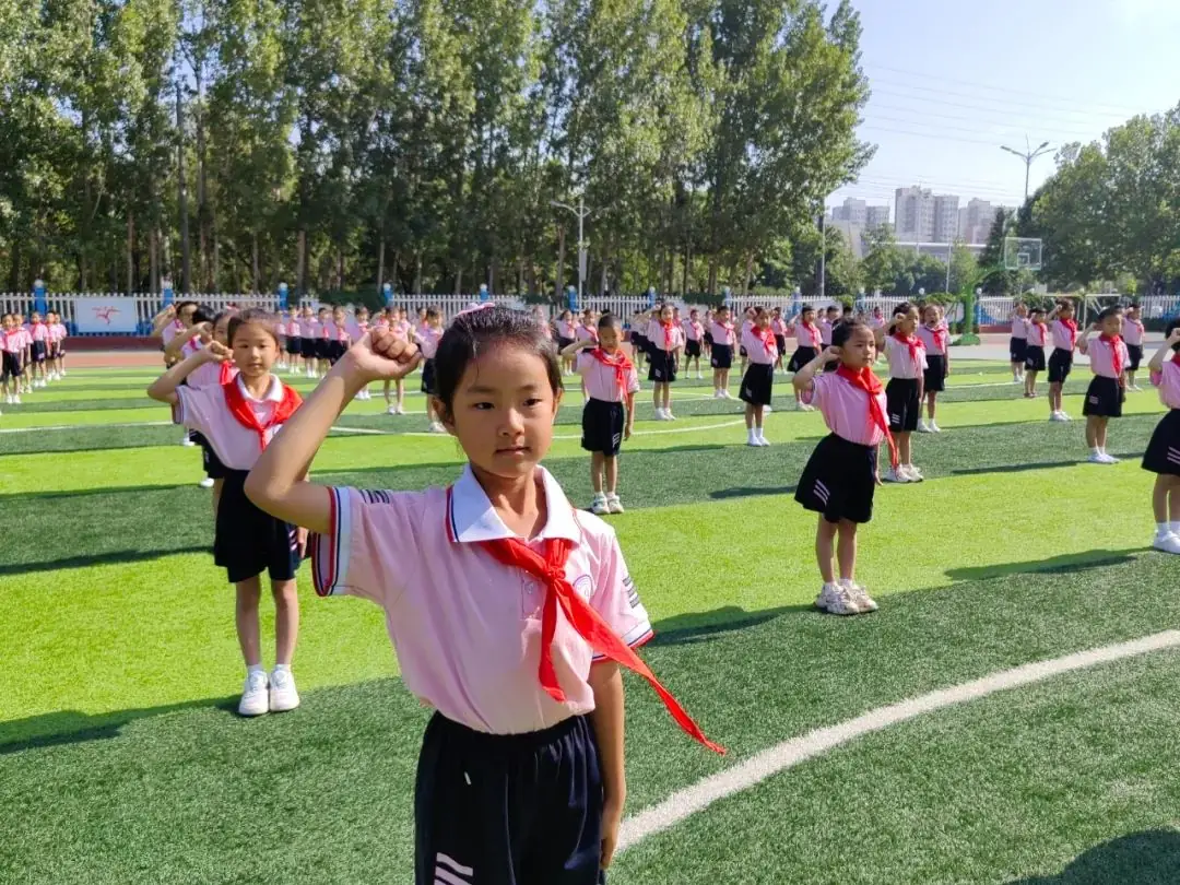 红领巾爱祖国——白塔小学一年级新队员分批入队仪式 第44张 红领巾爱祖国——白塔小学一年级新队员分批入队仪式 第44张