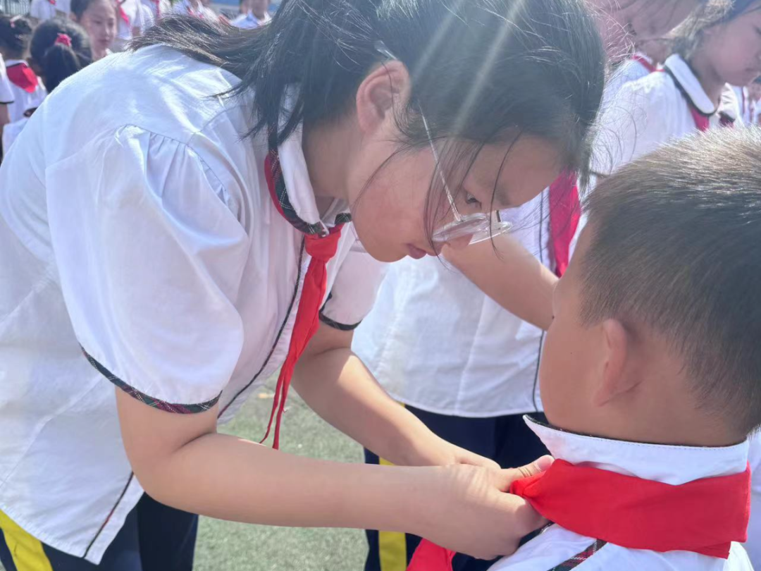 三十里堡小学(一小校区)“童心筑梦 共绘未来”主题大队会暨庆六一百米共绘活动 第16张 三十里堡小学(一小校区)“童心筑梦 共绘未来”主题大队会暨庆六一百米共绘活动 第16张