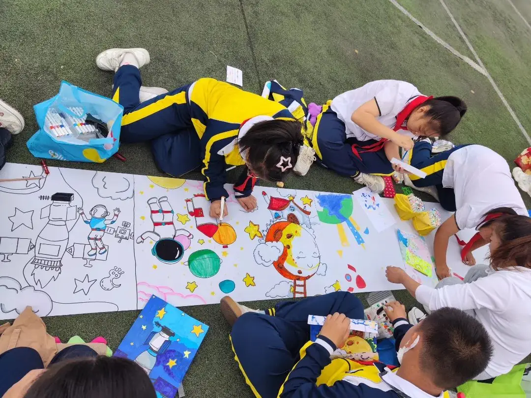三十里堡小学(一小校区)“童心筑梦 共绘未来”主题大队会暨庆六一百米共绘活动 第49张 三十里堡小学(一小校区)“童心筑梦 共绘未来”主题大队会暨庆六一百米共绘活动 第49张