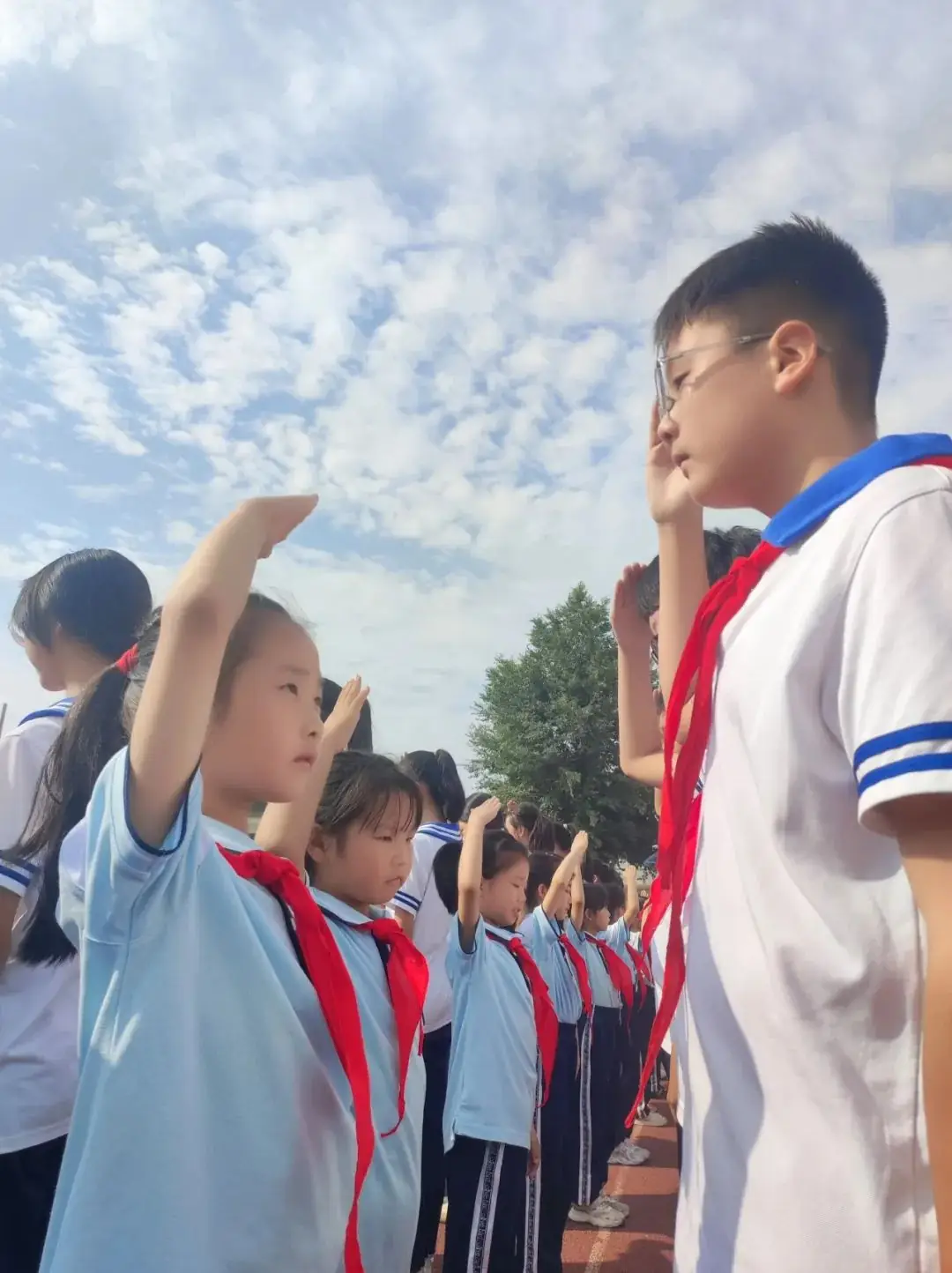 “红领巾 爱祖国”——耿庄小学少先队入队仪式 第16张 “红领巾 爱祖国”——耿庄小学少先队入队仪式 第16张