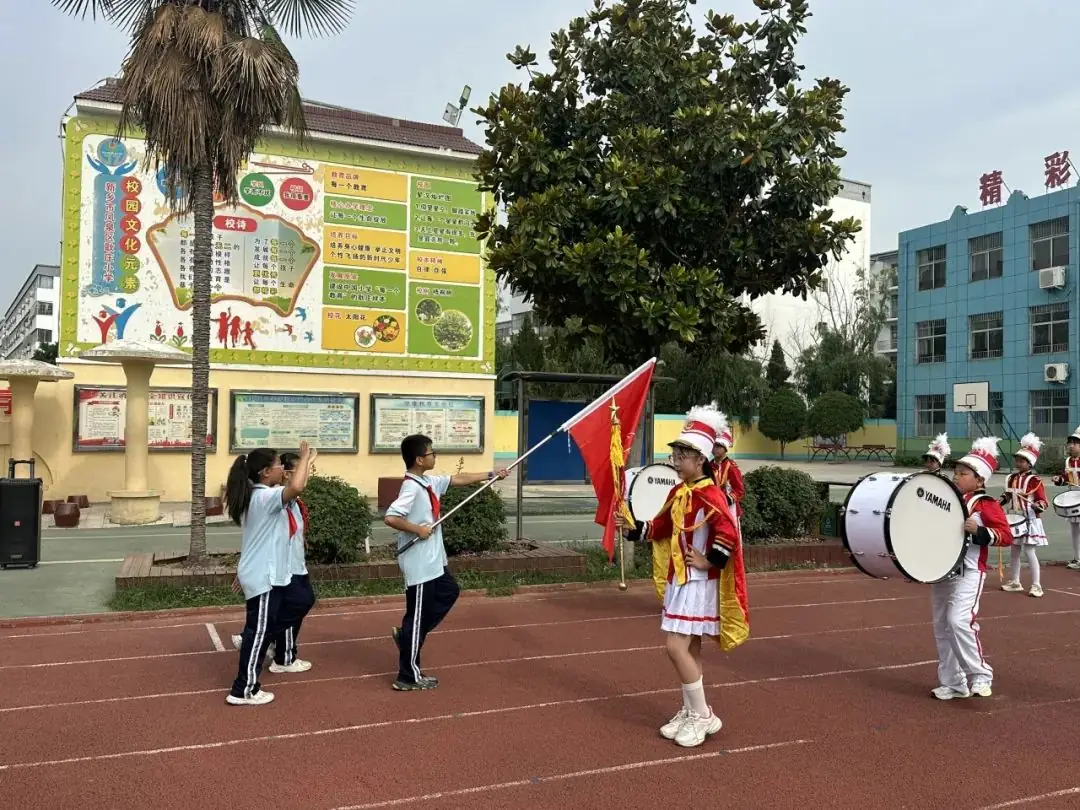 “红领巾 爱祖国”——耿庄小学少先队入队仪式 第36张 “红领巾 爱祖国”——耿庄小学少先队入队仪式 第36张