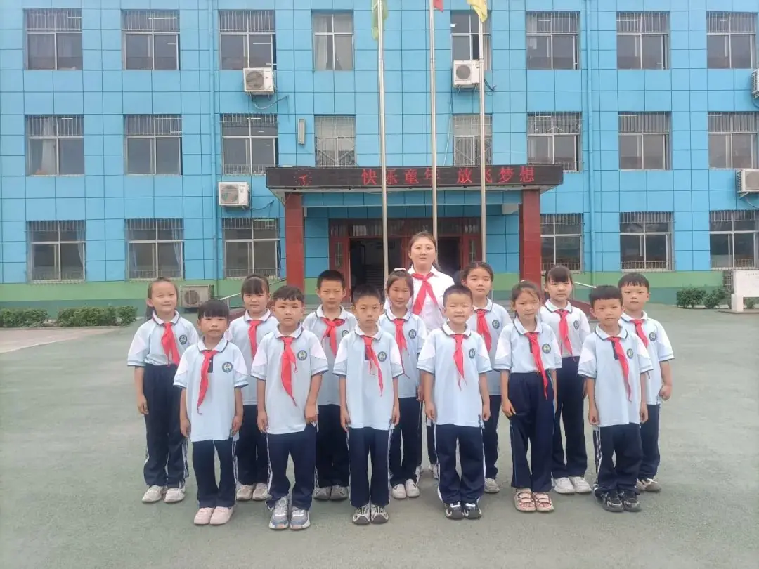 “红领巾 爱祖国”——耿庄小学少先队入队仪式 第40张 “红领巾 爱祖国”——耿庄小学少先队入队仪式 第40张