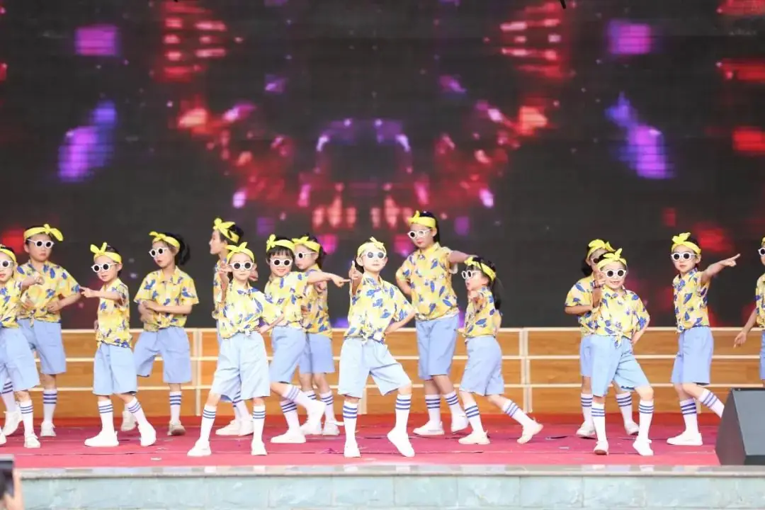 “红领巾爱祖国”——暨隆德县第一小学庆祝第74个“六・一”国际儿童节主题队日活动 第61张 “红领巾爱祖国”——暨隆德县第一小学庆祝第74个“六・一”国际儿童节主题队日活动 第61张