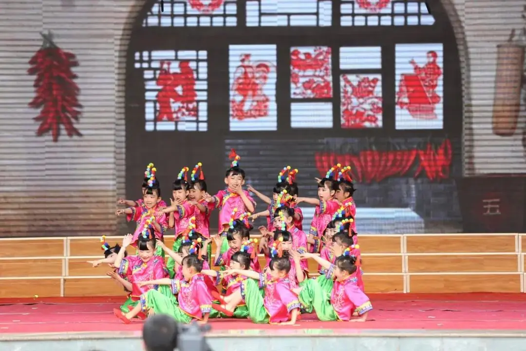 “红领巾爱祖国”——暨隆德县第一小学庆祝第74个“六・一”国际儿童节主题队日活动 第58张 “红领巾爱祖国”——暨隆德县第一小学庆祝第74个“六・一”国际儿童节主题队日活动 第58张