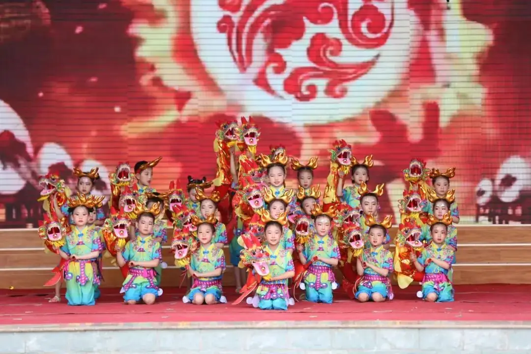 “红领巾爱祖国”——暨隆德县第一小学庆祝第74个“六・一”国际儿童节主题队日活动 第52张 “红领巾爱祖国”——暨隆德县第一小学庆祝第74个“六・一”国际儿童节主题队日活动 第52张