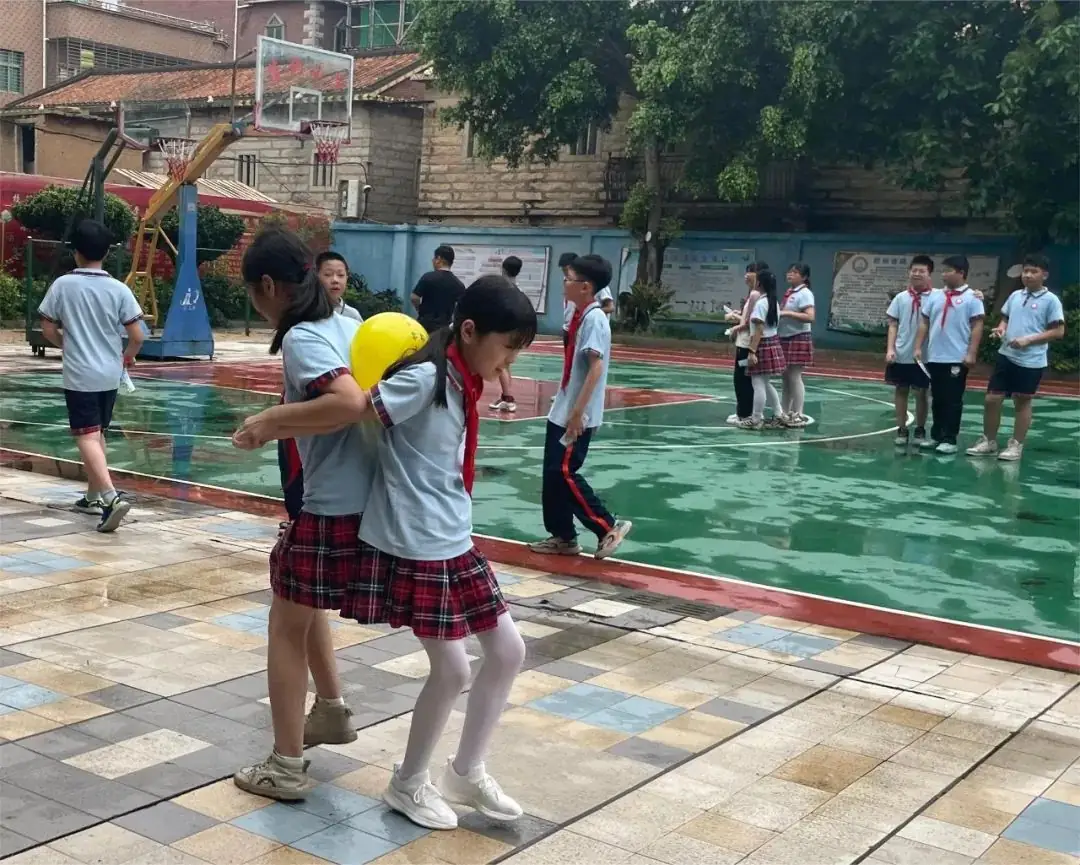 红领巾爱祖国 筑爱向未来——菌柄小学举行庆祝六一国际儿童节主题游园活动 第13张 红领巾爱祖国 筑爱向未来——菌柄小学举行庆祝六一国际儿童节主题游园活动 第13张