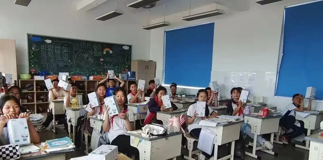 护航成长,与爱童行——月湖小学“学习之星”颁奖典礼暨浙商银行爱心公益庆六一、镇领导莅临我校进行“六一”慰问系列活动 第21张 护航成长,与爱童行——月湖小学“学习之星”颁奖典礼暨浙商银行爱心公益庆六一、镇领导莅临我校进行“六一”慰问系列活动 第21张
