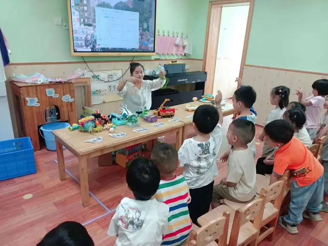 “欢乐六一,趣享成长”——燕子山小学附属幼儿园二部“庆六一”亲子主题活动 第11张 “欢乐六一,趣享成长”——燕子山小学附属幼儿园二部“庆六一”亲子主题活动 第11张