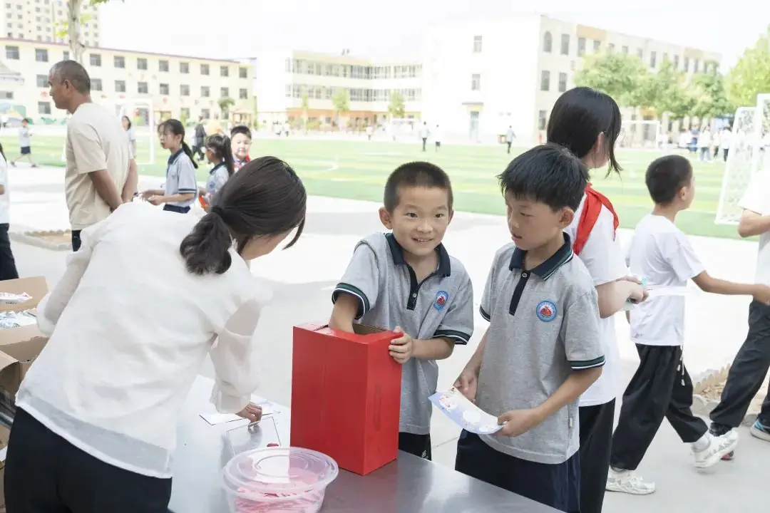 红领巾爱祖国 萌娃闯关过六一——临晋小学“庆六一”主题汇演暨综合实践活动纪实 第94张 红领巾爱祖国 萌娃闯关过六一——临晋小学“庆六一”主题汇演暨综合实践活动纪实 第94张