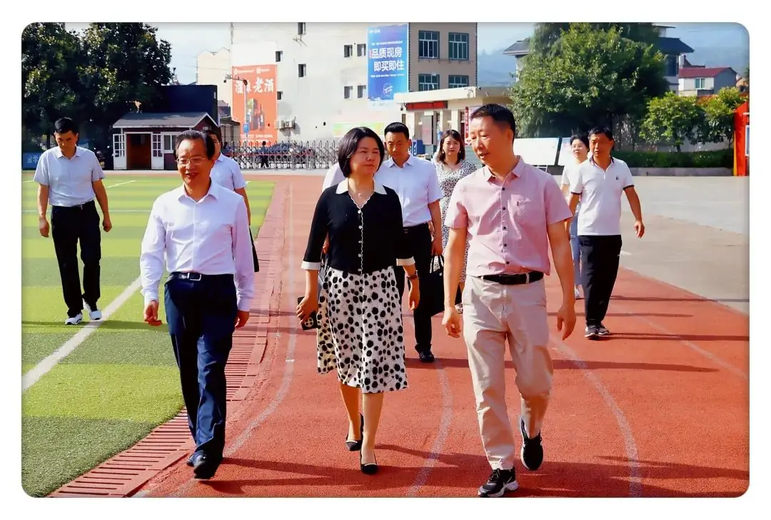 县领导到蒲溪镇小学教育集团开展庆“六一”慰问活动 第3张 县领导到蒲溪镇小学教育集团开展庆“六一”慰问活动 第3张