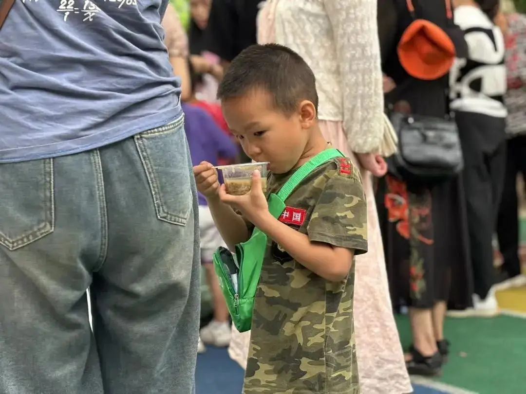 “欢乐六一,趣享成长”——燕子山小学附属幼儿园二部“庆六一”亲子主题活动 第85张 “欢乐六一,趣享成长”——燕子山小学附属幼儿园二部“庆六一”亲子主题活动 第85张