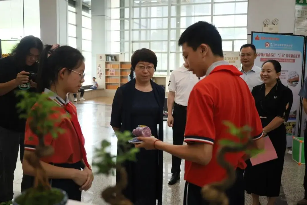 景贤小学教育集团:同育“向阳花”,共摘“幸福果” 第20张 景贤小学教育集团:同育“向阳花”,共摘“幸福果” 第20张