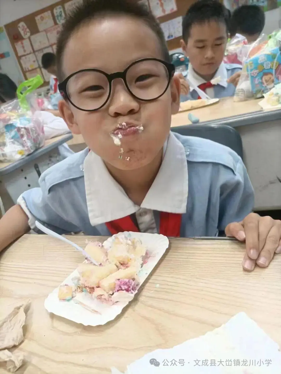 缤纷六一 与你同享 大学镇龙川小学庆六一趣味游园活动 第26张 缤纷六一 与你同享 大学镇龙川小学庆六一趣味游园活动 第26张