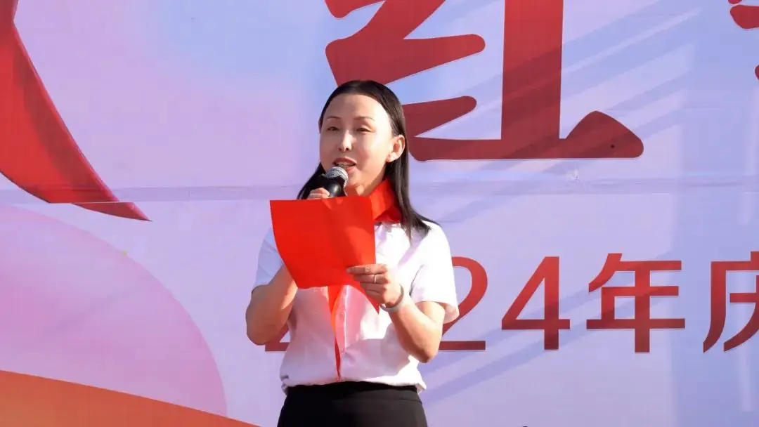 匠心英杰小学举行“红领巾爱祖国”庆六一文艺汇演暨少先队员入队仪式 第4张 匠心英杰小学举行“红领巾爱祖国”庆六一文艺汇演暨少先队员入队仪式 第4张