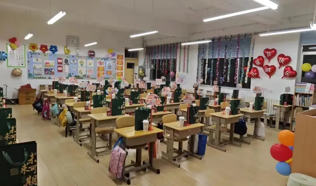 【实验小学·全环境立德树人】叮咚!来自夏天的告白——青岛西海岸新区实验小学举行“争做新时代好少年”欢庆“六一”活动 第8张 【实验小学·全环境立德树人】叮咚!来自夏天的告白——青岛西海岸新区实验小学举行“争做新时代好少年”欢庆“六一”活动 第8张