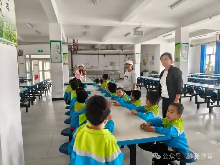 参观小学初体验 幼小衔接零距离——沙雅县海楼镇中心幼儿园组织大班幼儿走进沙雅县海楼镇中心校开启参观小学之旅 第2张 参观小学初体验 幼小衔接零距离——沙雅县海楼镇中心幼儿园组织大班幼儿走进沙雅县海楼镇中心校开启参观小学之旅 第2张