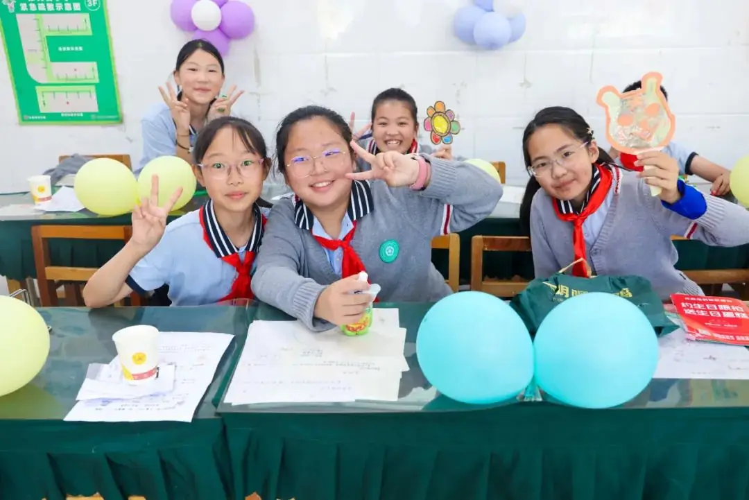 “红领巾 爱祖国”| 棕树营小学2024年“红领巾心向党 在阳光下成长”欢庆“六一”主题队日暨新队员入队仪式活动圆满举行 第160张 “红领巾 爱祖国”| 棕树营小学2024年“红领巾心向党 在阳光下成长”欢庆“六一”主题队日暨新队员入队仪式活动圆满举行 第160张