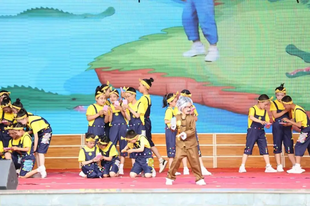“红领巾爱祖国”——暨隆德县第一小学庆祝第74个“六・一”国际儿童节主题队日活动 第65张 “红领巾爱祖国”——暨隆德县第一小学庆祝第74个“六・一”国际儿童节主题队日活动 第65张