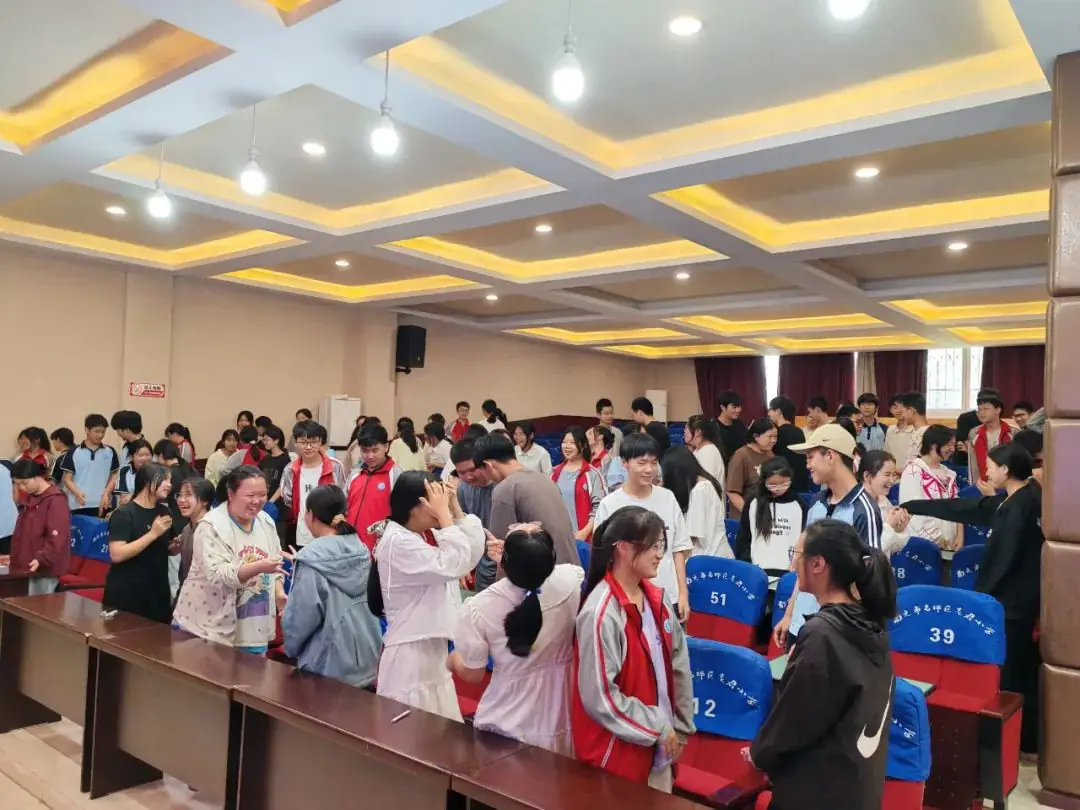 减压赋能 向高而行——高坪中学·老君小学携手共赴美好 第22张 减压赋能 向高而行——高坪中学·老君小学携手共赴美好 第22张