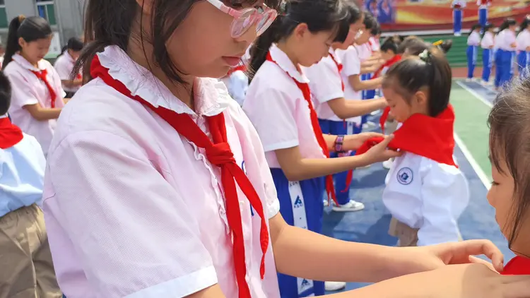 红领巾爱祖国!公园路小学少先队迎来120名新队员 第17张 红领巾爱祖国!公园路小学少先队迎来120名新队员 第17张
