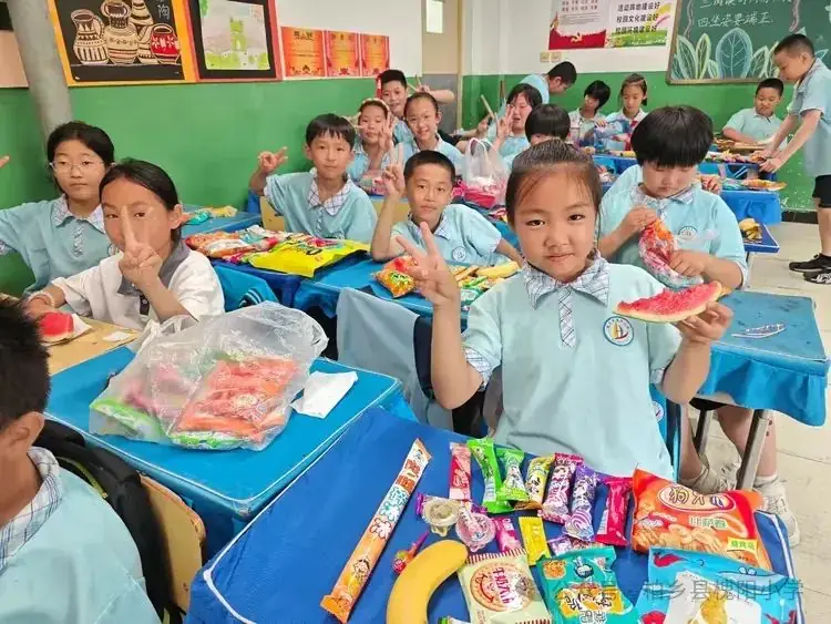 舞动童年 快乐六一——柏乡县槐阳小学四年级六一儿童节班级活动 第14张 舞动童年 快乐六一——柏乡县槐阳小学四年级六一儿童节班级活动 第14张