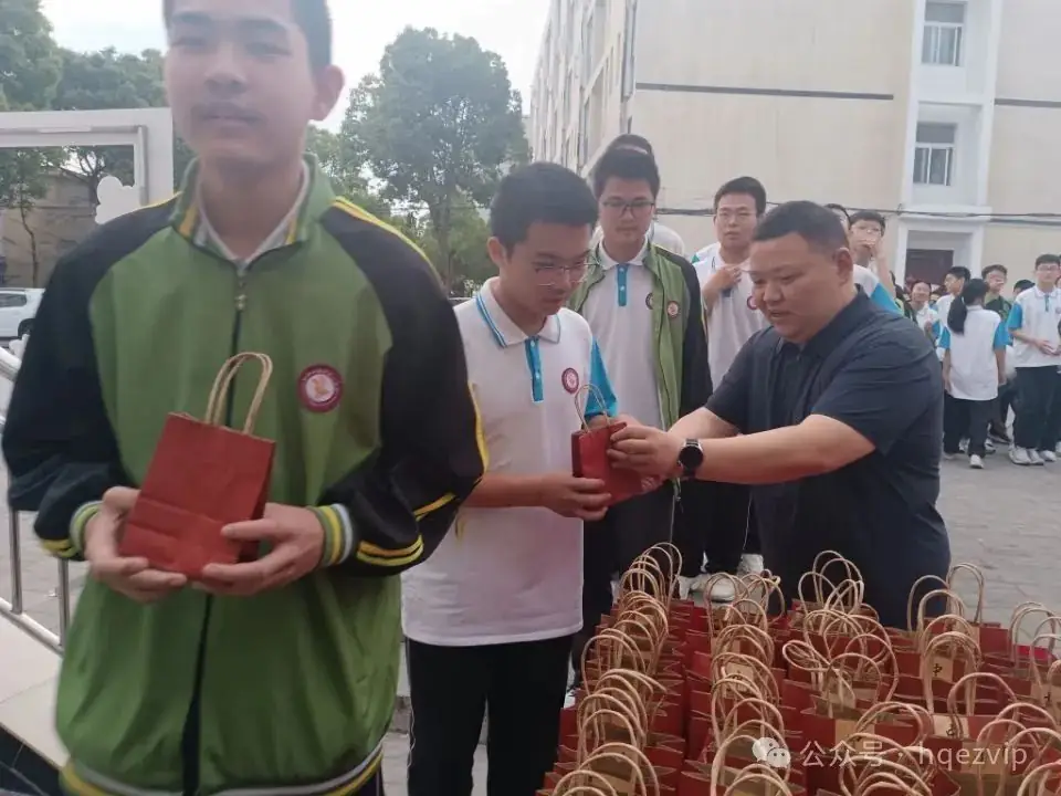 霍邱二中初中部:助力中考 六月“糕”“粽”-第9张图片-四季读书网 霍邱二中初中部:助力中考 六月“糕”“粽”-第9张图片-四季读书网