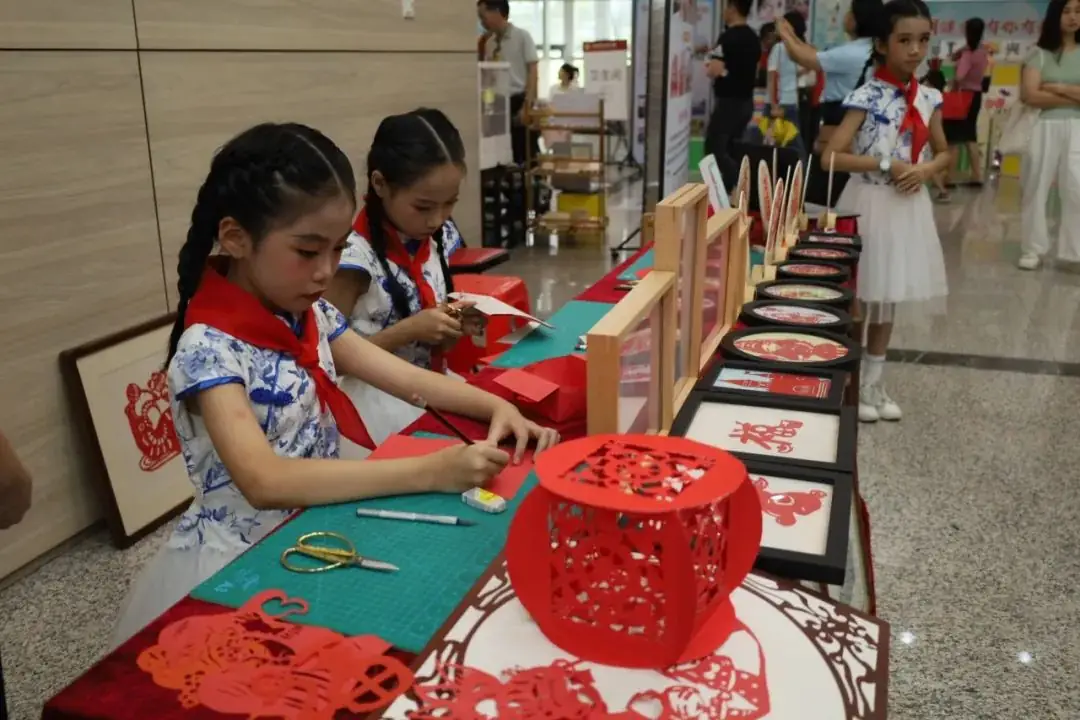 景贤小学教育集团:同育“向阳花”,共摘“幸福果” 第22张 景贤小学教育集团:同育“向阳花”,共摘“幸福果” 第22张