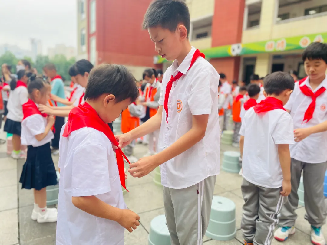 【天鸿小学】为红领巾添彩 第9张 【天鸿小学】为红领巾添彩 第9张