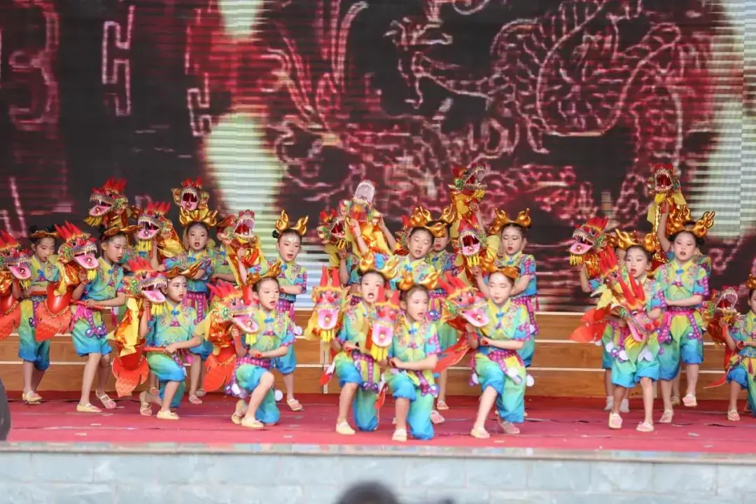 “红领巾爱祖国”——暨隆德县第一小学庆祝第74个“六・一”国际儿童节主题队日活动 第53张 “红领巾爱祖国”——暨隆德县第一小学庆祝第74个“六・一”国际儿童节主题队日活动 第53张