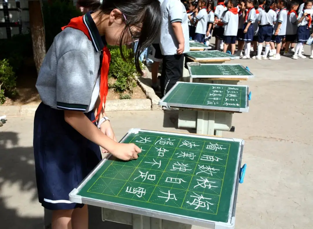 红领巾爱祖国 萌娃闯关过六一——临晋小学“庆六一”主题汇演暨综合实践活动纪实 第76张 红领巾爱祖国 萌娃闯关过六一——临晋小学“庆六一”主题汇演暨综合实践活动纪实 第76张