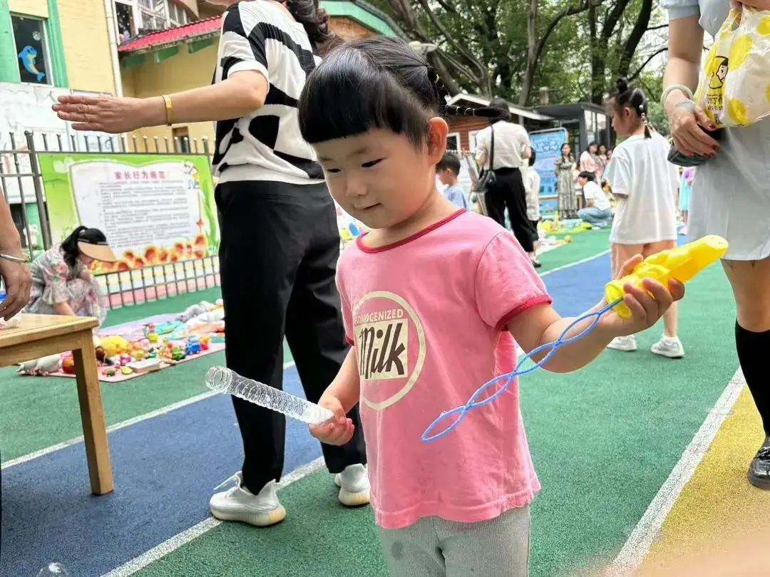 “欢乐六一,趣享成长”——燕子山小学附属幼儿园二部“庆六一”亲子主题活动 第83张 “欢乐六一,趣享成长”——燕子山小学附属幼儿园二部“庆六一”亲子主题活动 第83张