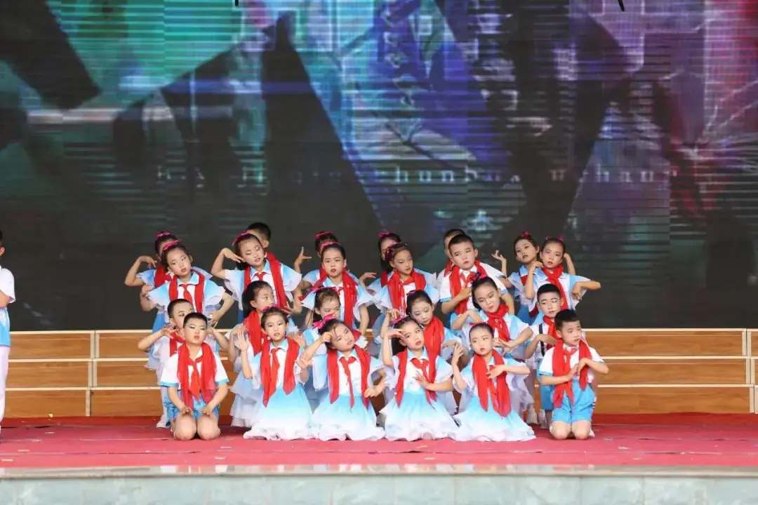“红领巾爱祖国”——暨隆德县第一小学庆祝第74个“六・一”国际儿童节主题队日活动 第54张 “红领巾爱祖国”——暨隆德县第一小学庆祝第74个“六・一”国际儿童节主题队日活动 第54张