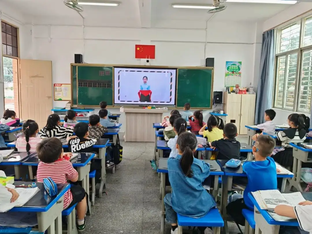 红领巾爱祖国——东石镇第二中心小学、檗谷小学开展一年级入队前教育活动 第15张