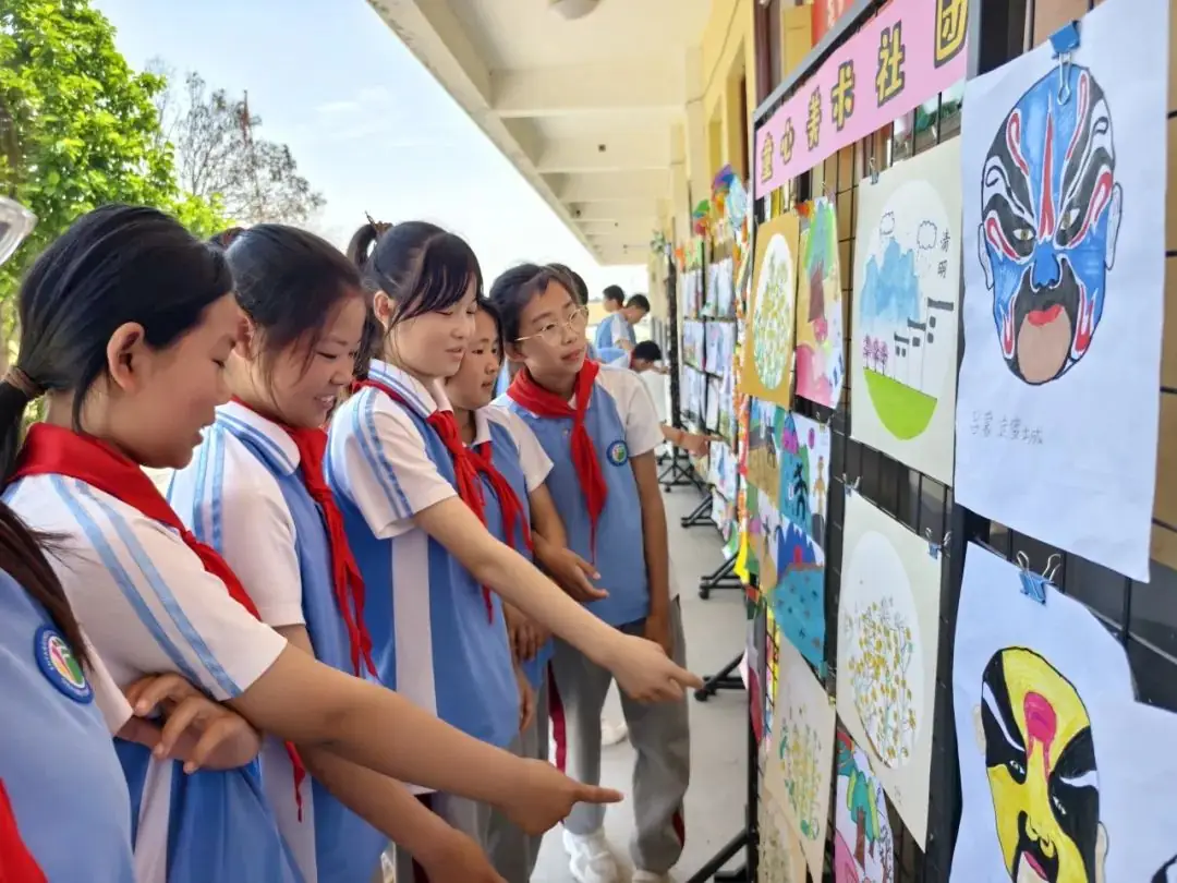 童心溢彩 笔墨生辉 ——东风小学少年宫庆六一书画社团展示 第21张