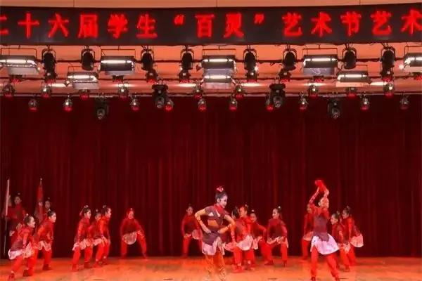 【艺体视界】华侨城小学举行“童心同趣 乐享未来”庆六一文艺汇演 第6张 【艺体视界】华侨城小学举行“童心同趣 乐享未来”庆六一文艺汇演 第6张