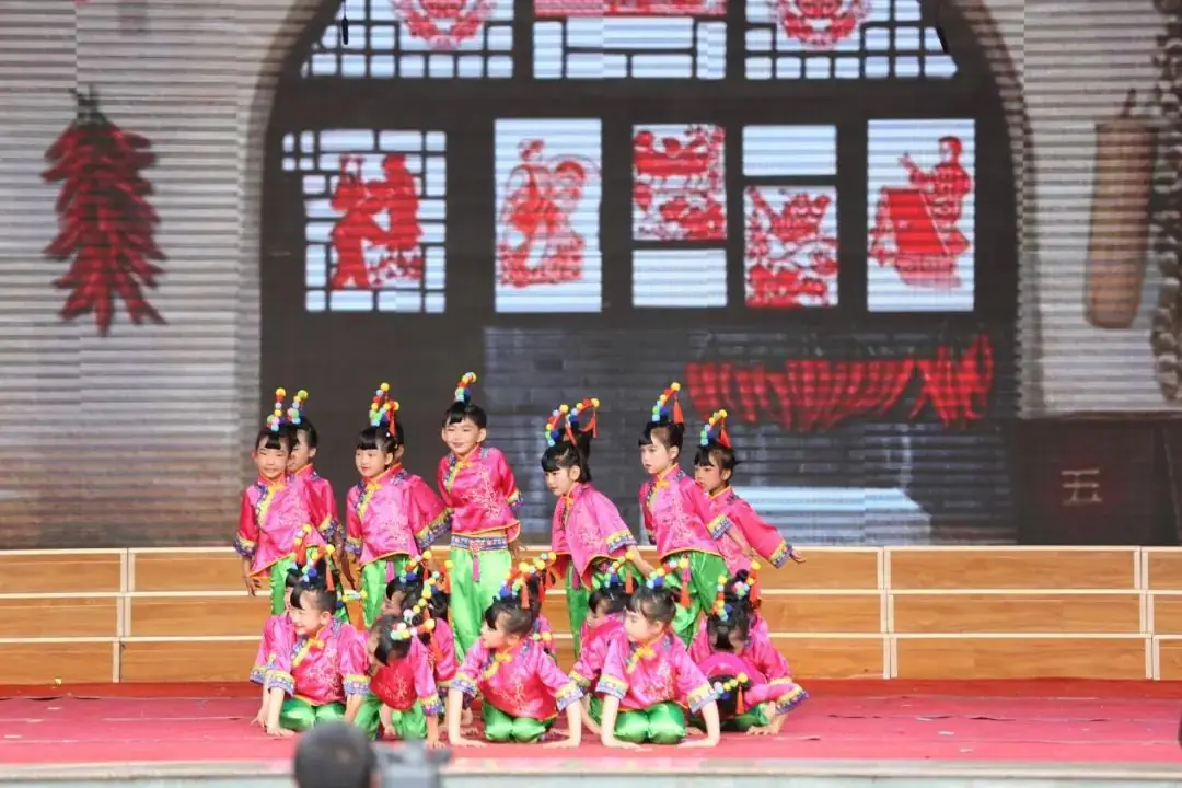 “红领巾爱祖国”——暨隆德县第一小学庆祝第74个“六・一”国际儿童节主题队日活动 第57张 “红领巾爱祖国”——暨隆德县第一小学庆祝第74个“六・一”国际儿童节主题队日活动 第57张