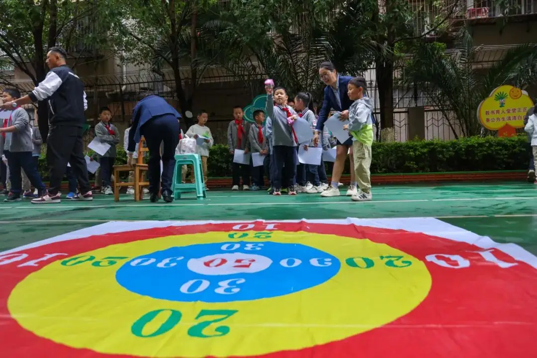 “红领巾 爱祖国”| 棕树营小学2024年“红领巾心向党 在阳光下成长”欢庆“六一”主题队日暨新队员入队仪式活动圆满举行 第65张 “红领巾 爱祖国”| 棕树营小学2024年“红领巾心向党 在阳光下成长”欢庆“六一”主题队日暨新队员入队仪式活动圆满举行 第65张