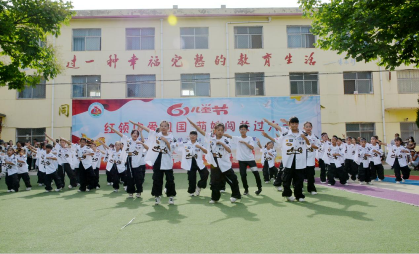 红领巾爱祖国 萌娃闯关过六一——临晋小学“庆六一”主题汇演暨综合实践活动纪实 第27张 红领巾爱祖国 萌娃闯关过六一——临晋小学“庆六一”主题汇演暨综合实践活动纪实 第27张