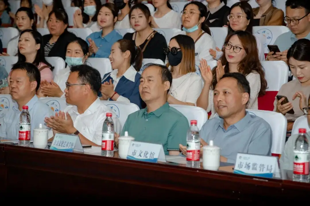 淮安艺校助力山阳湖小学“六一”盛典,以艺术之光点亮童心 第6张 淮安艺校助力山阳湖小学“六一”盛典,以艺术之光点亮童心 第6张