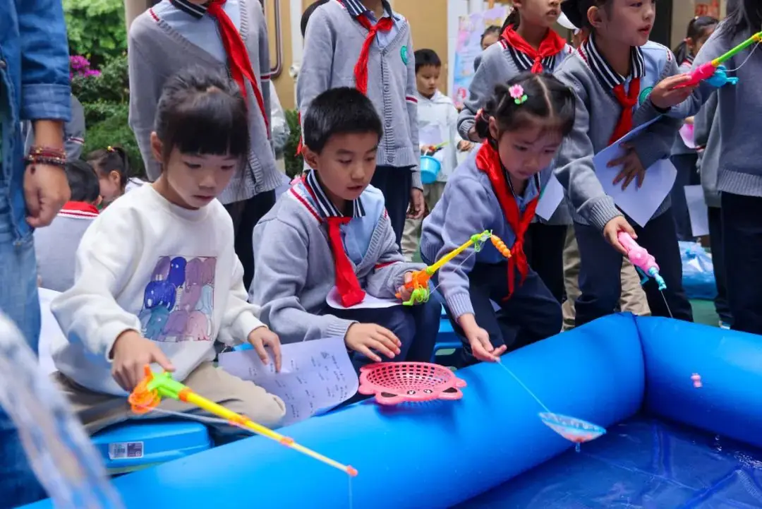“红领巾 爱祖国”| 棕树营小学2024年“红领巾心向党 在阳光下成长”欢庆“六一”主题队日暨新队员入队仪式活动圆满举行 第62张 “红领巾 爱祖国”| 棕树营小学2024年“红领巾心向党 在阳光下成长”欢庆“六一”主题队日暨新队员入队仪式活动圆满举行 第62张