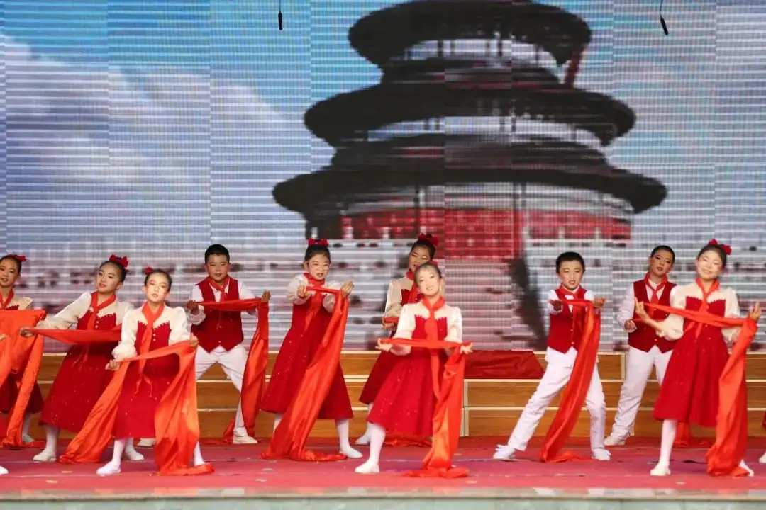 “红领巾爱祖国”——暨隆德县第一小学庆祝第74个“六・一”国际儿童节主题队日活动 第63张 “红领巾爱祖国”——暨隆德县第一小学庆祝第74个“六・一”国际儿童节主题队日活动 第63张
