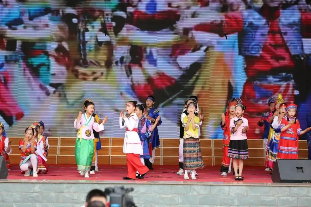 “红领巾爱祖国”——暨隆德县第一小学庆祝第74个“六・一”国际儿童节主题队日活动 第56张 “红领巾爱祖国”——暨隆德县第一小学庆祝第74个“六・一”国际儿童节主题队日活动 第56张