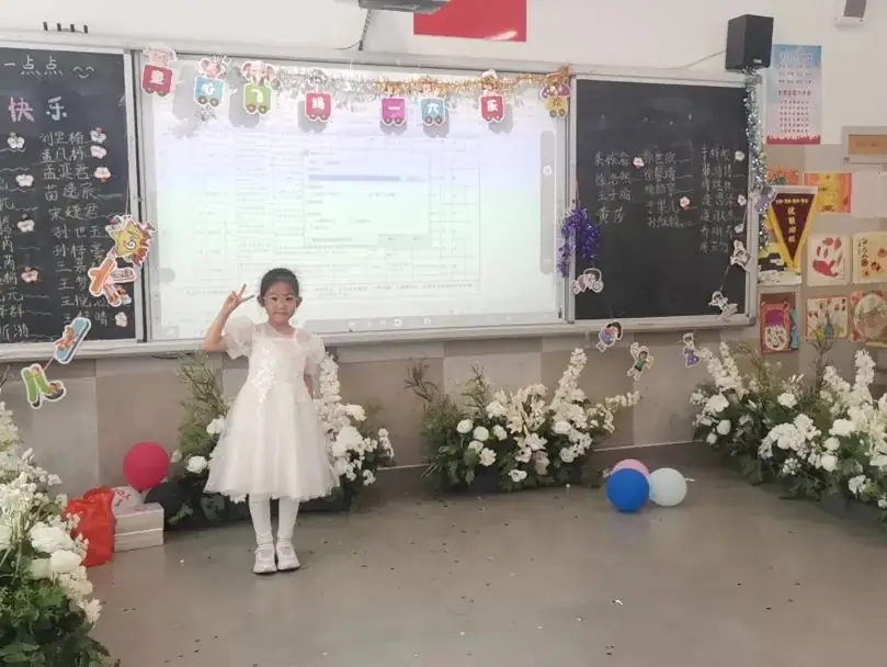 【实验小学·全环境立德树人】叮咚!来自夏天的告白——青岛西海岸新区实验小学举行“争做新时代好少年”欢庆“六一”活动 第25张 【实验小学·全环境立德树人】叮咚!来自夏天的告白——青岛西海岸新区实验小学举行“争做新时代好少年”欢庆“六一”活动 第25张