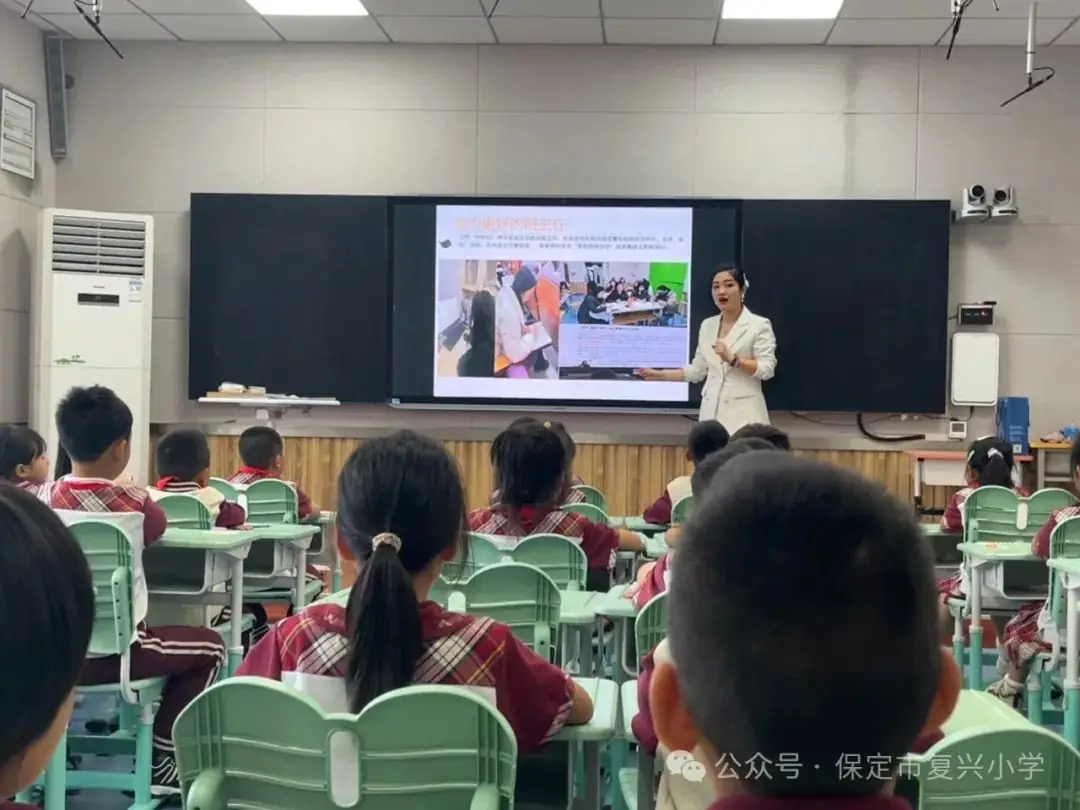 【多彩复兴】复兴小学第一届班主任节系列活动之三——家长“校园体验日” 第1张 【多彩复兴】复兴小学第一届班主任节系列活动之三——家长“校园体验日” 第1张