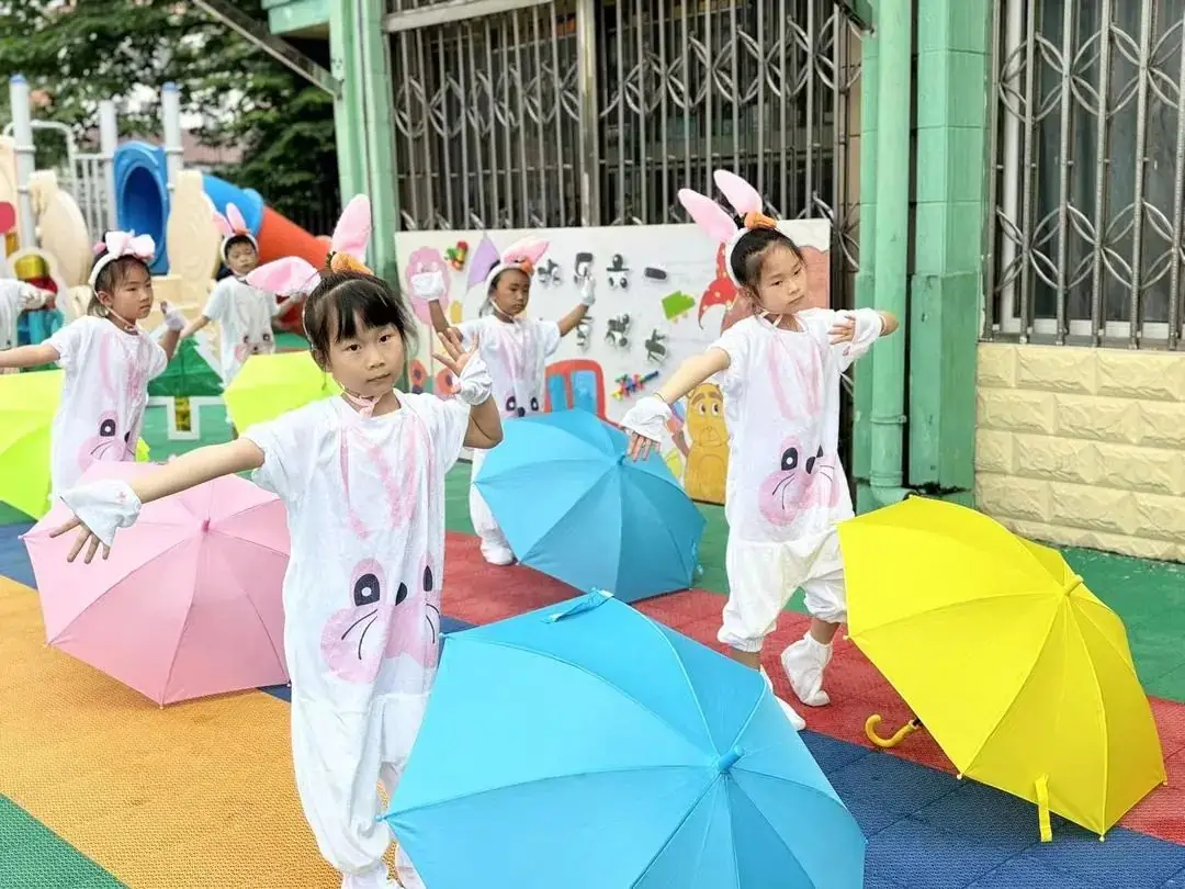 “欢乐六一,趣享成长”——燕子山小学附属幼儿园二部“庆六一”亲子主题活动 第118张 “欢乐六一,趣享成长”——燕子山小学附属幼儿园二部“庆六一”亲子主题活动 第118张