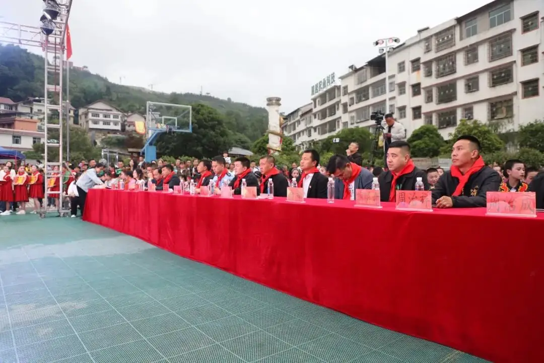 【校园动态】道坪谷龙小学“暖童心护成长 携手'黔'行”主题庆“六·一”文艺汇演 第6张 【校园动态】道坪谷龙小学“暖童心护成长 携手'黔'行”主题庆“六·一”文艺汇演 第6张