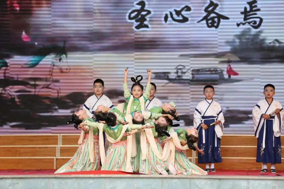 “红领巾爱祖国”——暨隆德县第一小学庆祝第74个“六・一”国际儿童节主题队日活动 第69张 “红领巾爱祖国”——暨隆德县第一小学庆祝第74个“六・一”国际儿童节主题队日活动 第69张