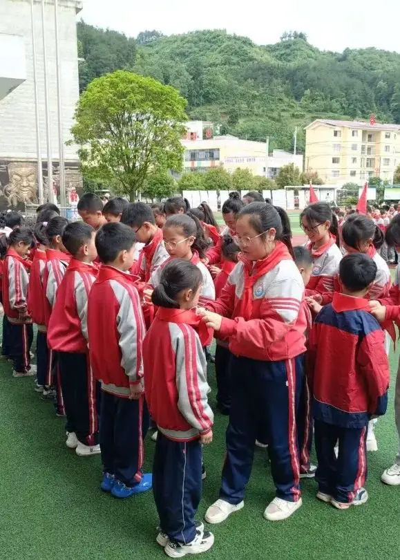 【校园动态】道坪谷龙小学“暖童心护成长 携手'黔'行”主题庆“六·一”文艺汇演 第41张 【校园动态】道坪谷龙小学“暖童心护成长 携手'黔'行”主题庆“六·一”文艺汇演 第41张