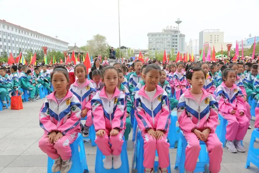 “红领巾爱祖国”——暨隆德县第一小学庆祝第74个“六・一”国际儿童节主题队日活动 第17张 “红领巾爱祖国”——暨隆德县第一小学庆祝第74个“六・一”国际儿童节主题队日活动 第17张